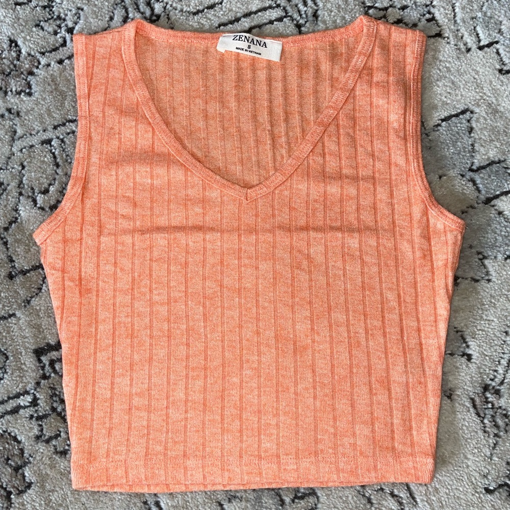 Zenana Ribbed Scoop Neck Cropped Sleeveless Tank